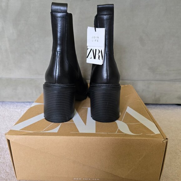 Lug-sole boots; Zara Z1W:BOTIN:Z1W: ANKLE BOOTS, 1131/810 Size 6.5 US, 4 UK, 37 - Picture 4 of 5